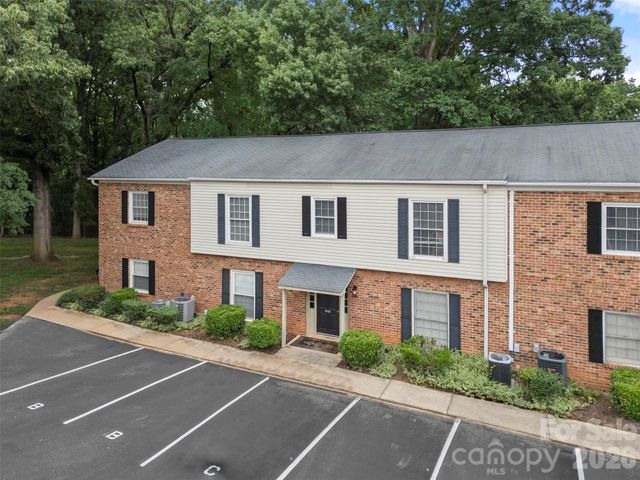 5925 Quail Hollow Road B, Charlotte, NC 28210