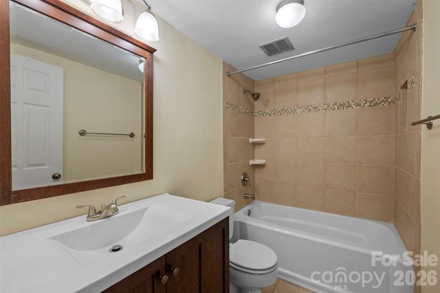 5925 Quail Hollow Road B, Charlotte, NC 28210