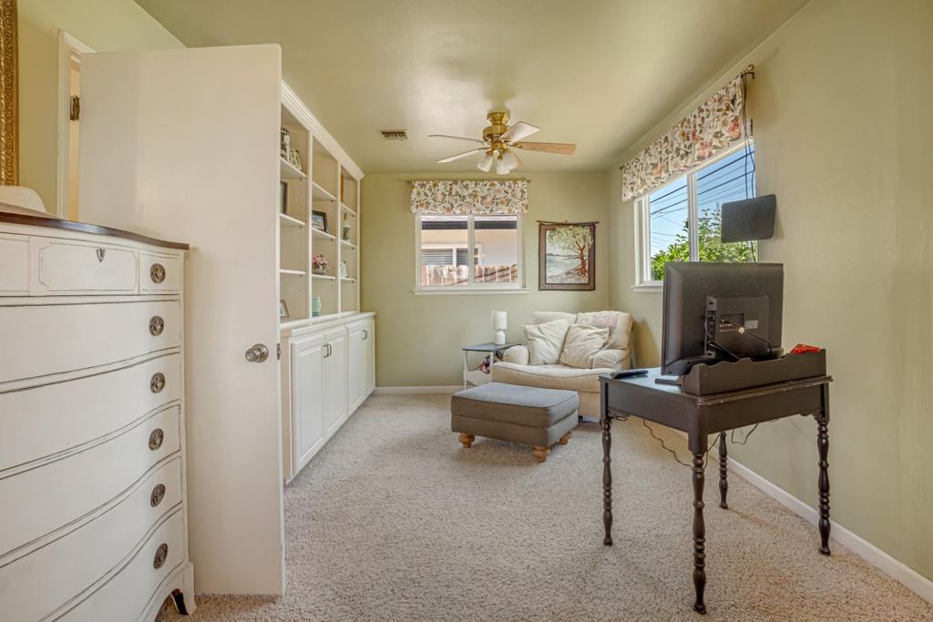 Image 16 of property listing at 2545 Dewitt Avenue, Clovis, CA 93612