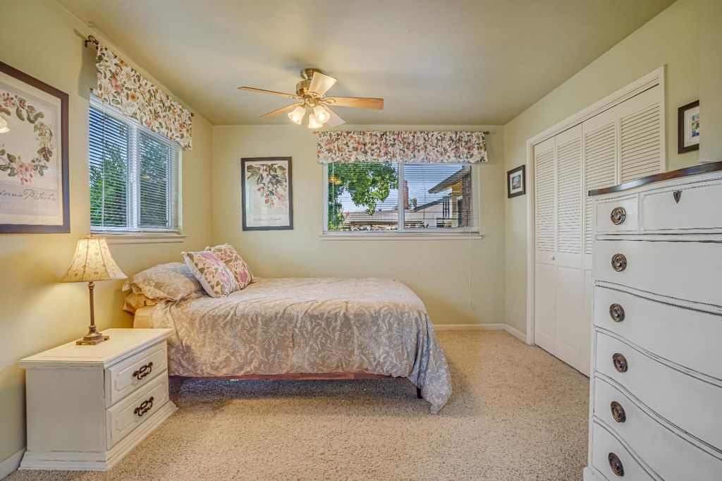 Image 17 of property listing at 2545 Dewitt Avenue, Clovis, CA 93612