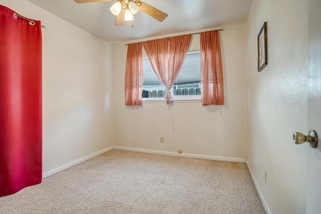 Image 18 of property listing at 2545 Dewitt Avenue, Clovis, CA 93612