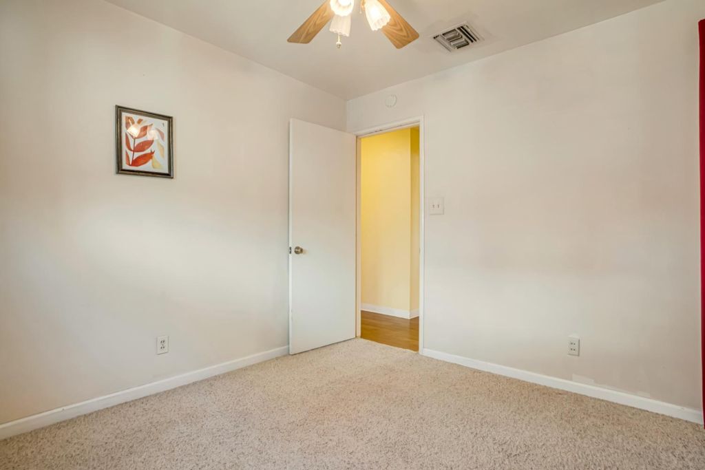 Image 19 of property listing at 2545 Dewitt Avenue, Clovis, CA 93612