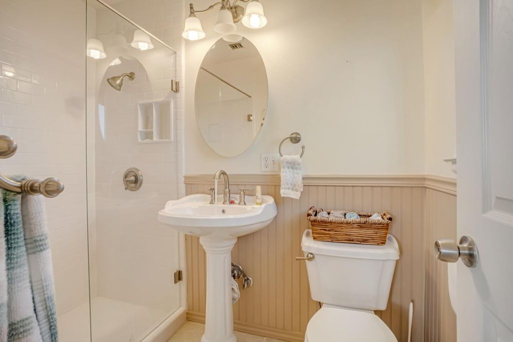 Image 23 of property listing at 2545 Dewitt Avenue, Clovis, CA 93612