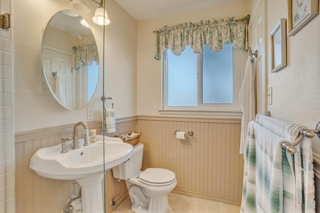 Image 24 of property listing at 2545 Dewitt Avenue, Clovis, CA 93612