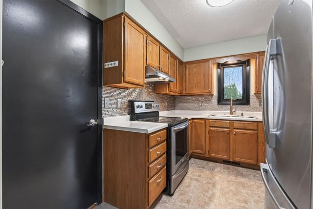 616 Jefferson Lane NW, Elk River, MN 55330