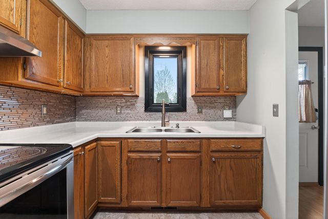 616 Jefferson Lane NW, Elk River, MN 55330