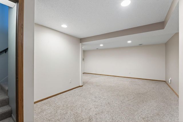 616 Jefferson Lane NW, Elk River, MN 55330