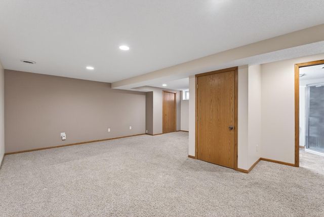 616 Jefferson Lane NW, Elk River, MN 55330