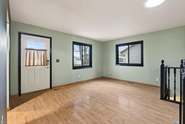 616 Jefferson Lane NW, Elk River, MN 55330