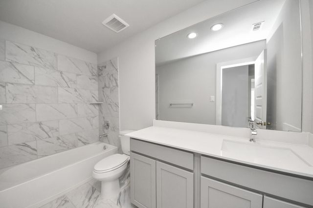 12038 Maple Oak Drive, Houston, TX 77066