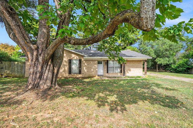 307 Gregory Street, Joshua, TX 76058
