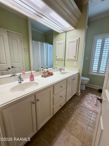 1046 Woodridge Drive, Breaux Bridge, LA 70517