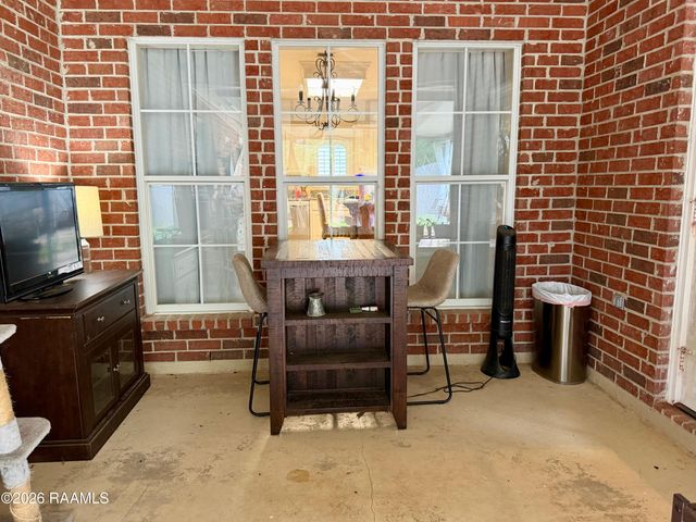1046 Woodridge Drive, Breaux Bridge, LA 70517