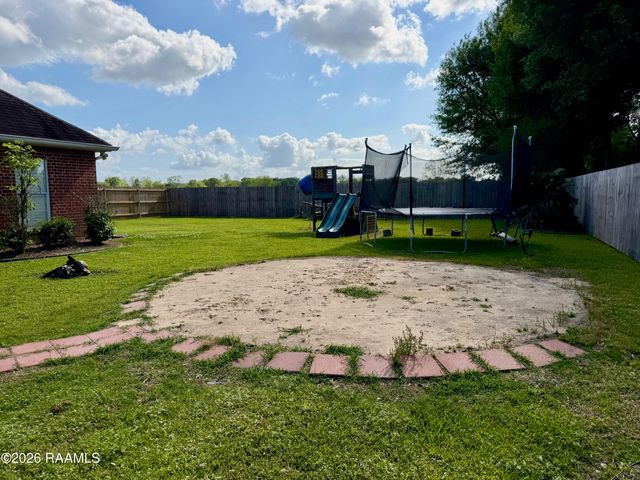 1046 Woodridge Drive, Breaux Bridge, LA 70517