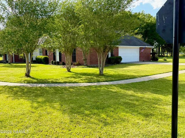 1046 Woodridge Drive, Breaux Bridge, LA 70517