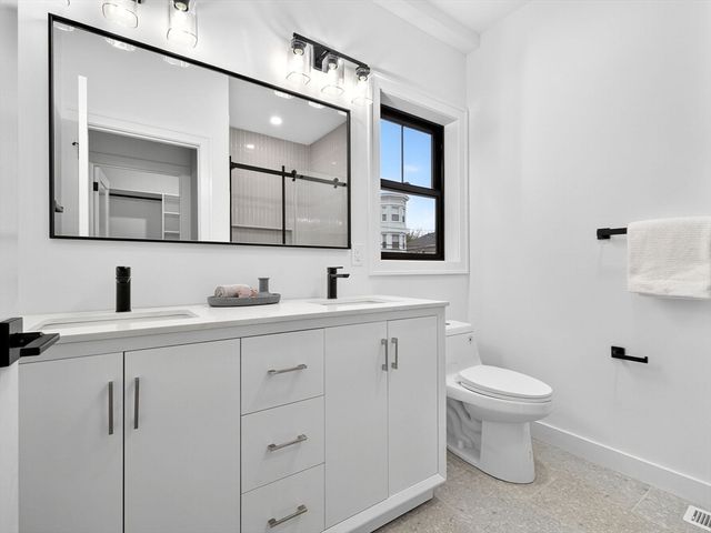 192 Washington Street A, Somerville, MA 02143