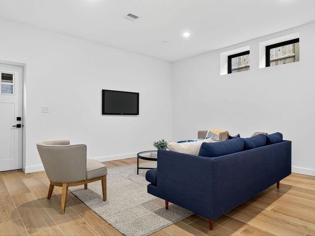 192 Washington Street A, Somerville, MA 02143