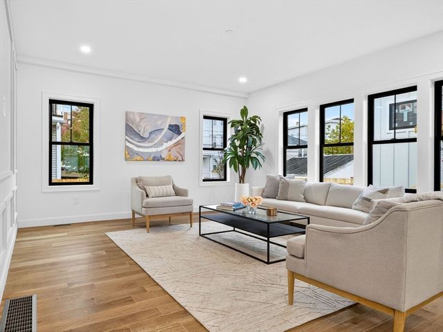 192 Washington Street A, Somerville, MA 02143