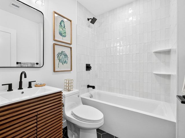 192 Washington Street A, Somerville, MA 02143