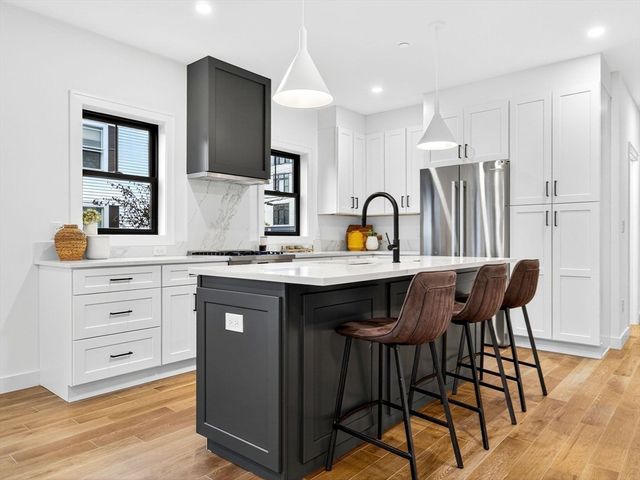 192 Washington Street A, Somerville, MA 02143