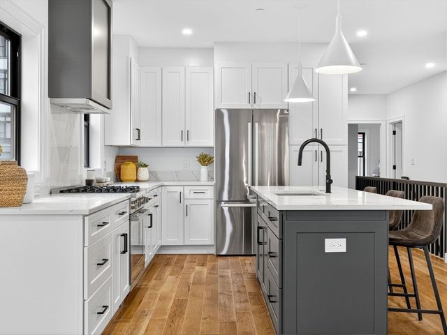 192 Washington Street A, Somerville, MA 02143