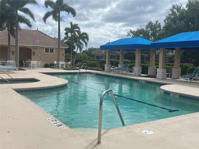 8843 17TH AVENUE CIRCLE NW, Bradenton, FL 34209