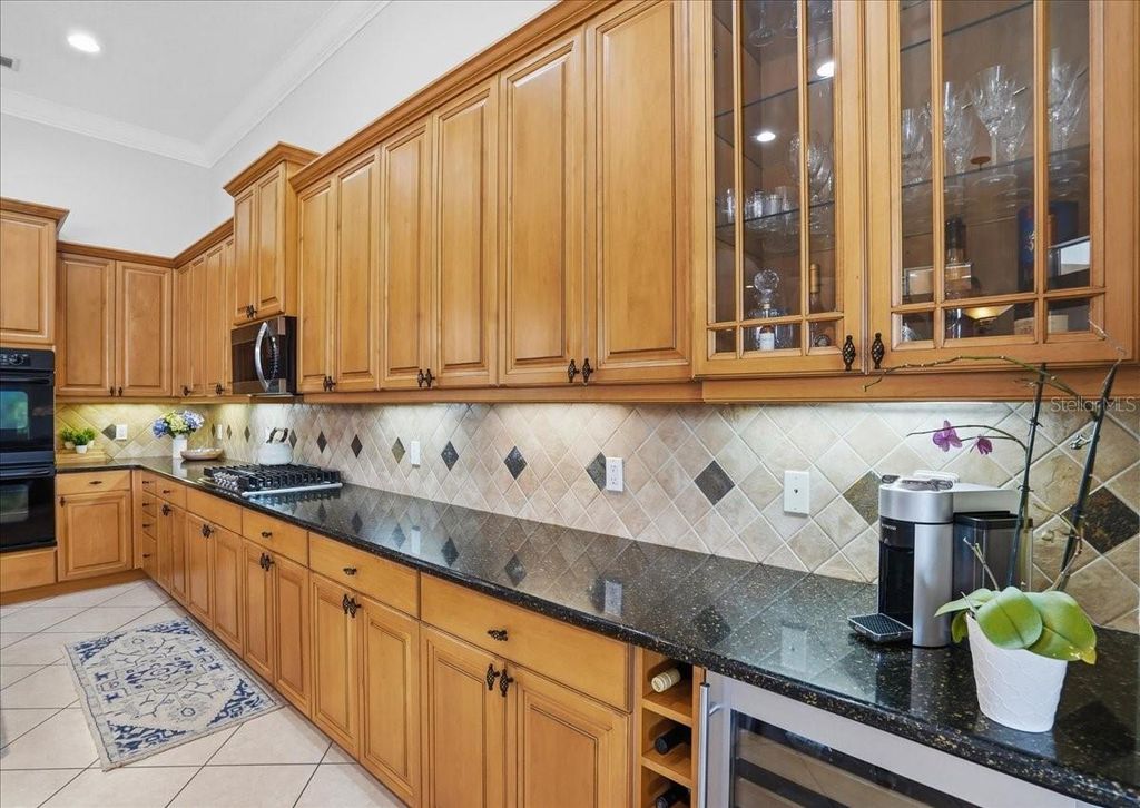 Image 11 of property listing at 8843 17TH AVENUE CIRCLE NW, Bradenton, FL 34209