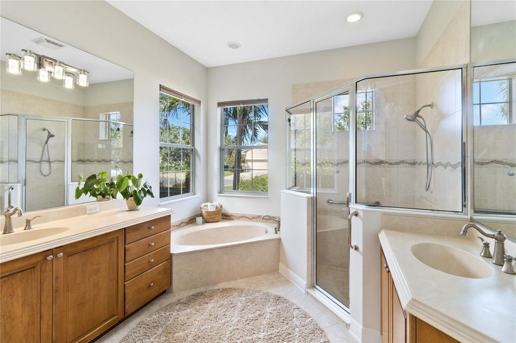 Image 16 of property listing at 8843 17TH AVENUE CIRCLE NW, Bradenton, FL 34209