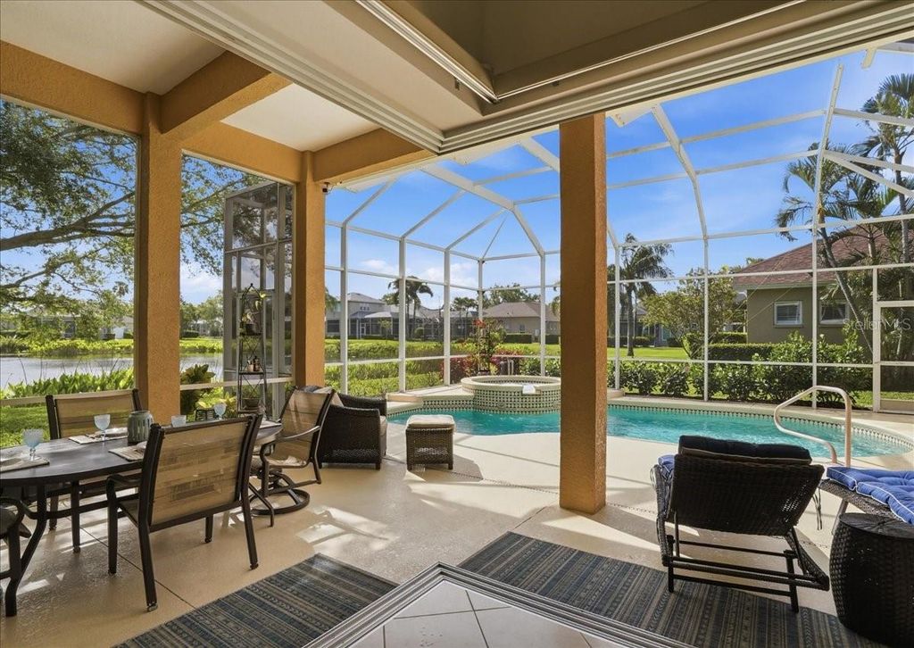 Image 27 of property listing at 8843 17TH AVENUE CIRCLE NW, Bradenton, FL 34209