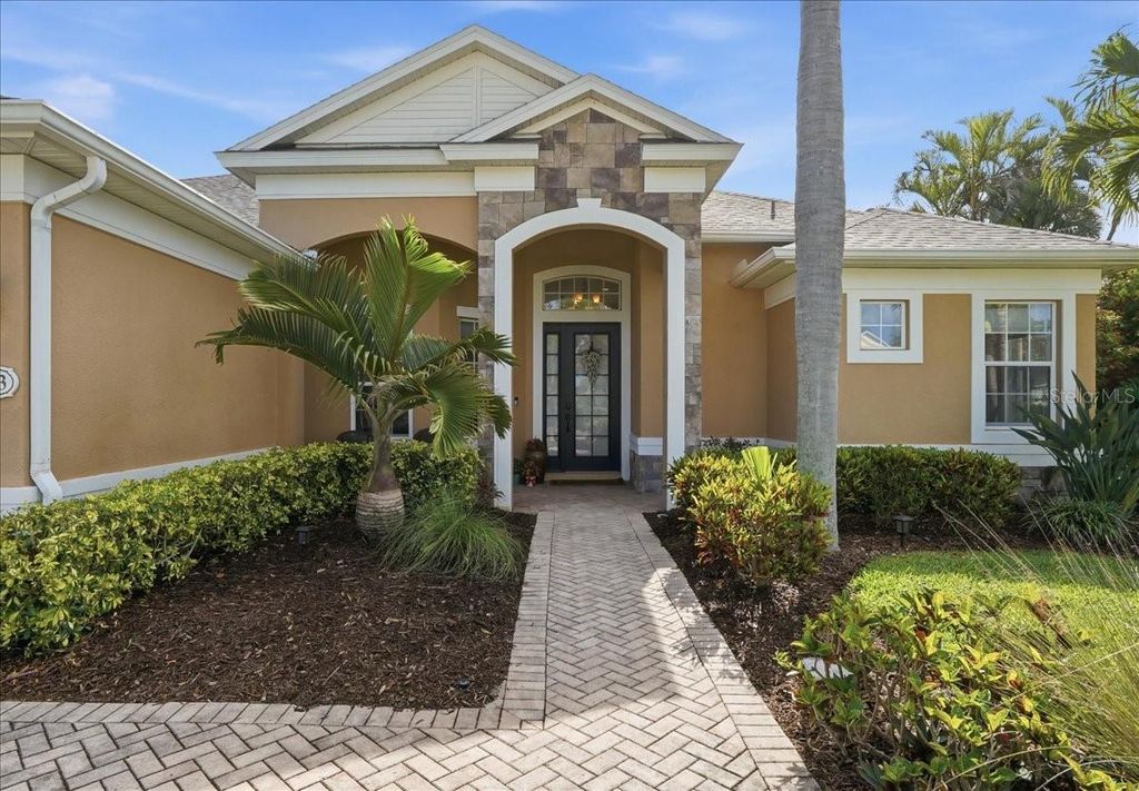 Image 4 of property listing at 8843 17TH AVENUE CIRCLE NW, Bradenton, FL 34209