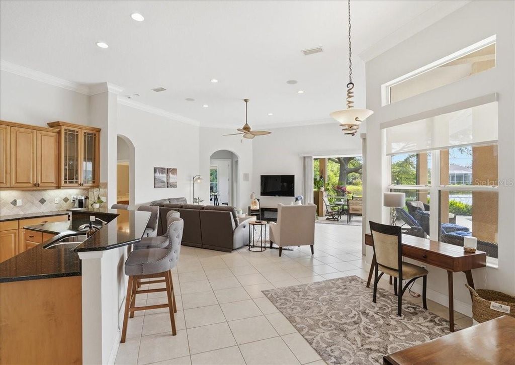 Image 8 of property listing at 8843 17TH AVENUE CIRCLE NW, Bradenton, FL 34209