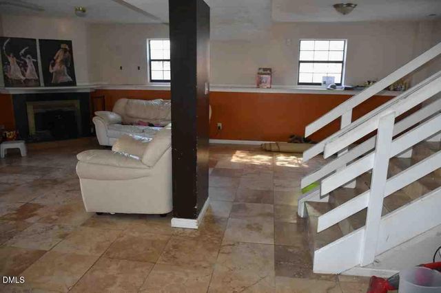 8 Shropshire Place, Durham, NC 27707