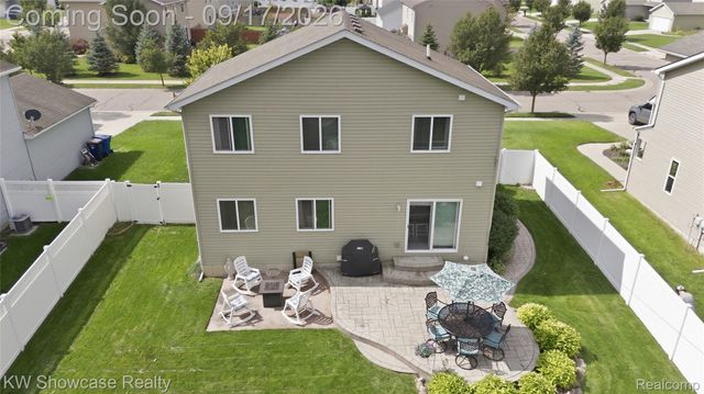 60 Fountain Park Drive, Waterford Charter Township, MI 48327