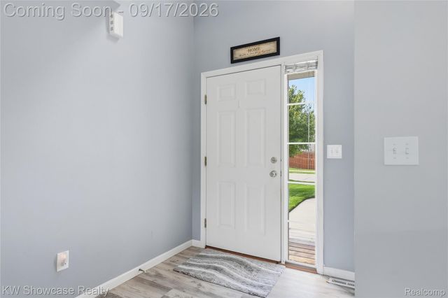 60 Fountain Park Drive, Waterford Charter Township, MI 48327