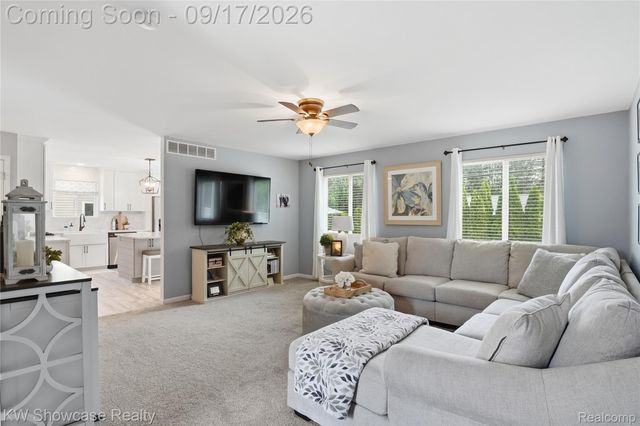 60 Fountain Park Drive, Waterford Charter Township, MI 48327