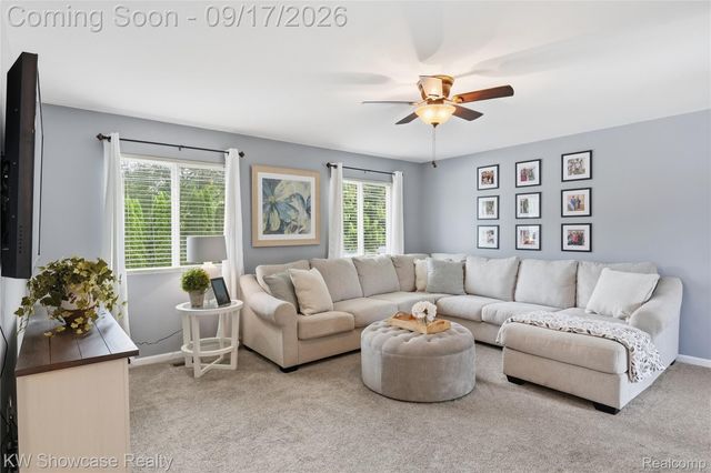 60 Fountain Park Drive, Waterford Charter Township, MI 48327