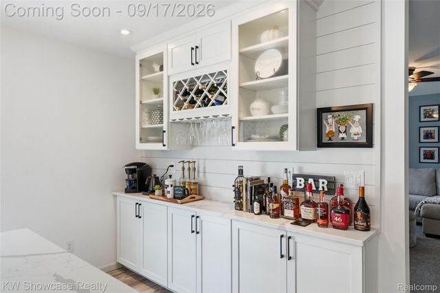 60 Fountain Park Drive, Waterford Charter Township, MI 48327