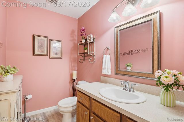 60 Fountain Park Drive, Waterford Charter Township, MI 48327