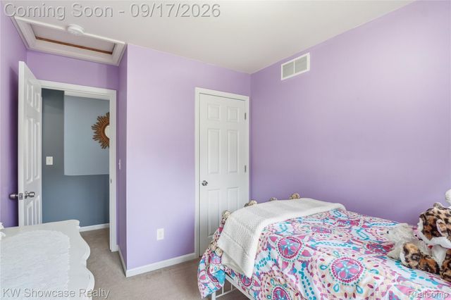 60 Fountain Park Drive, Waterford Charter Township, MI 48327