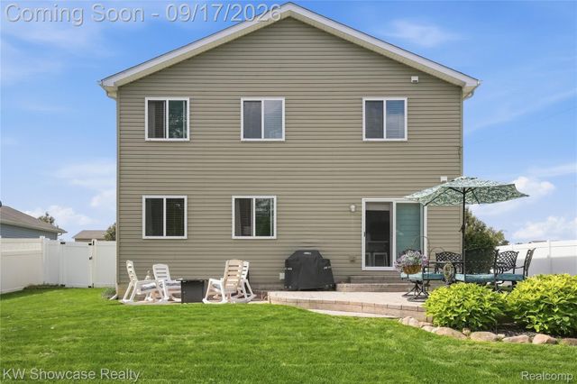 60 Fountain Park Drive, Waterford Charter Township, MI 48327