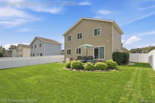 60 Fountain Park Drive, Waterford Charter Township, MI 48327