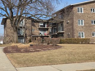 9024 W 140th Street 3B, Orland Park, IL 60462