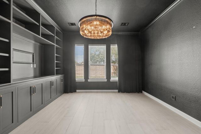 6318 Wolf Run Drive, Katy, TX 77493