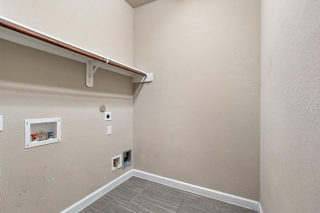 6318 Wolf Run Drive, Katy, TX 77493