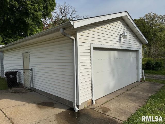 610 SW CAMBLIN Avenue, Peoria, IL 61603