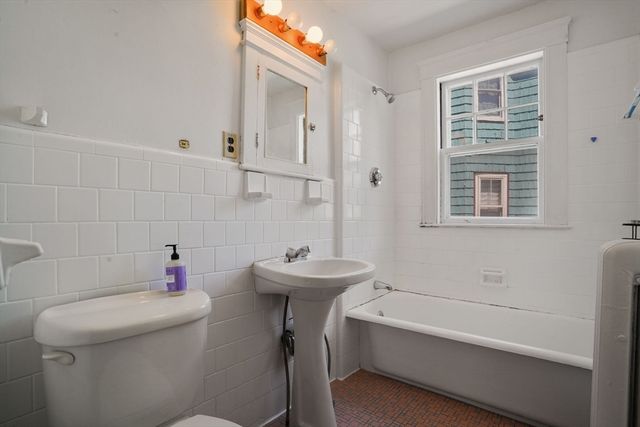 379-381 Newtonville Ave, Newton, MA 02460