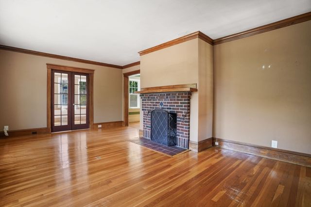 379-381 Newtonville Ave, Newton, MA 02460
