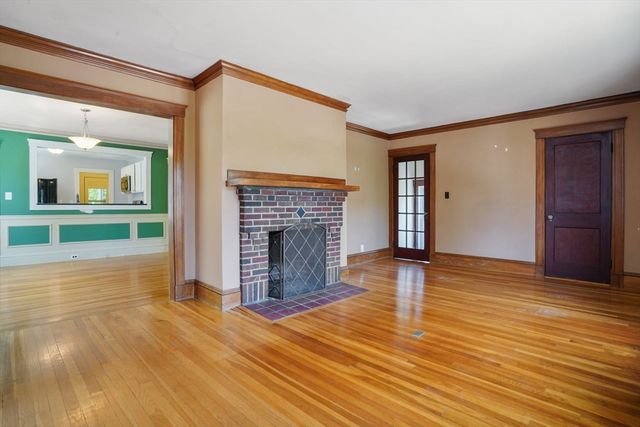 379-381 Newtonville Ave, Newton, MA 02460