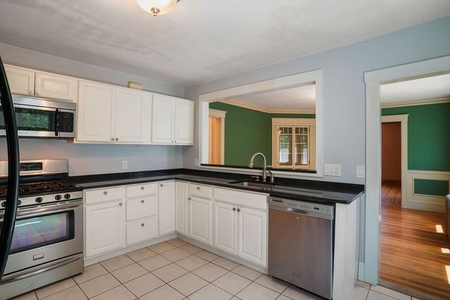 379-381 Newtonville Ave, Newton, MA 02460