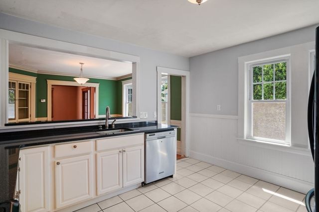 379-381 Newtonville Ave, Newton, MA 02460